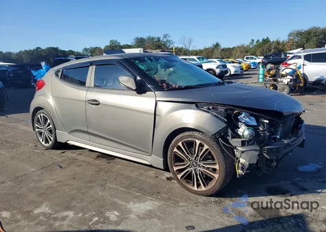 2016 Hyundai Veloster Turbo z USA, uszkodzony, nr VIN KMHTC6AE5GU275864